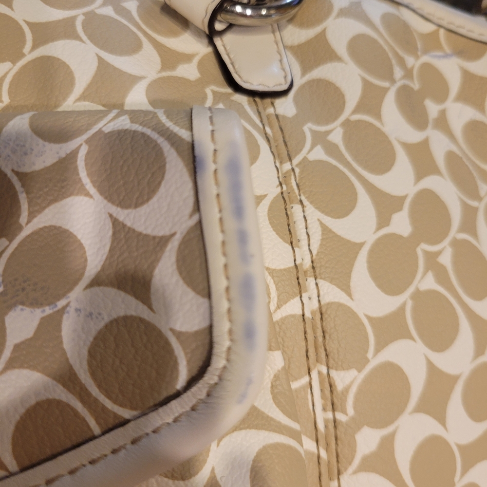 Coach purse - Picture 5 of 6